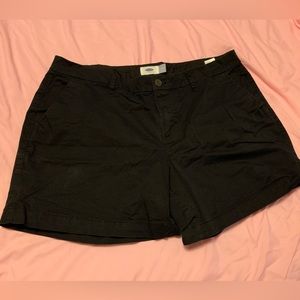Old navy Size 14 black shorts. $10